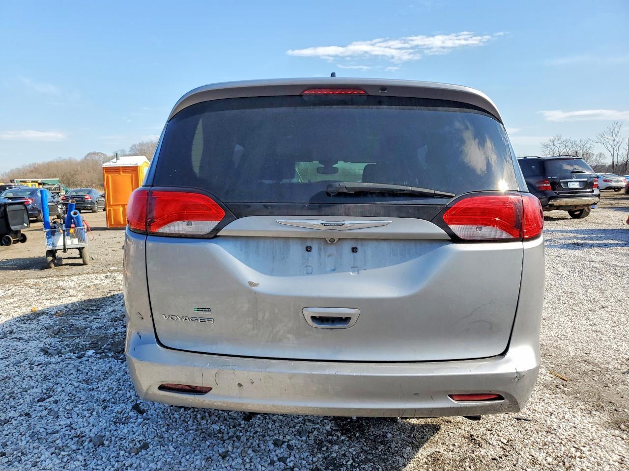 2021 CHRYSLER Voyager