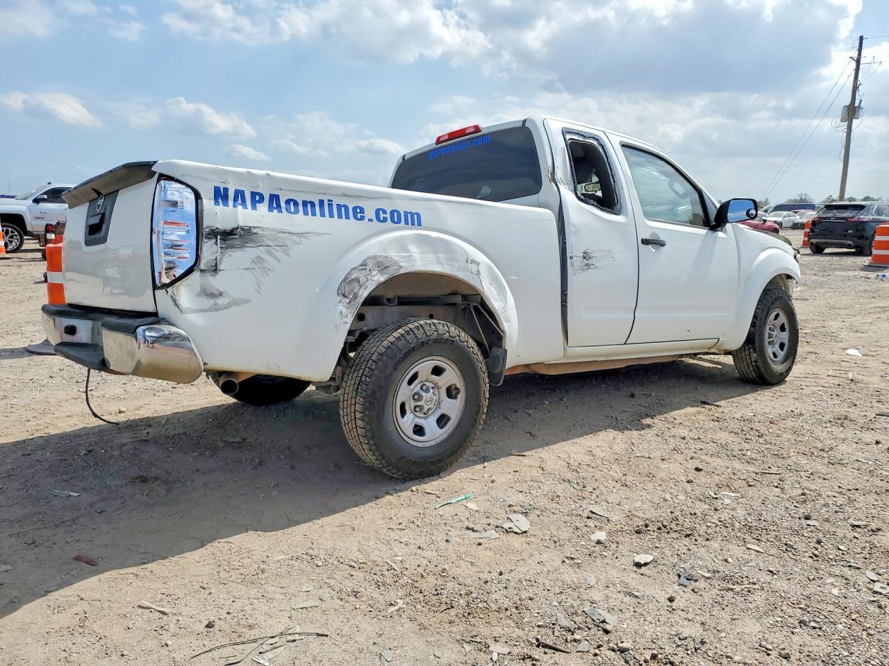 2015 NISSAN Frontier