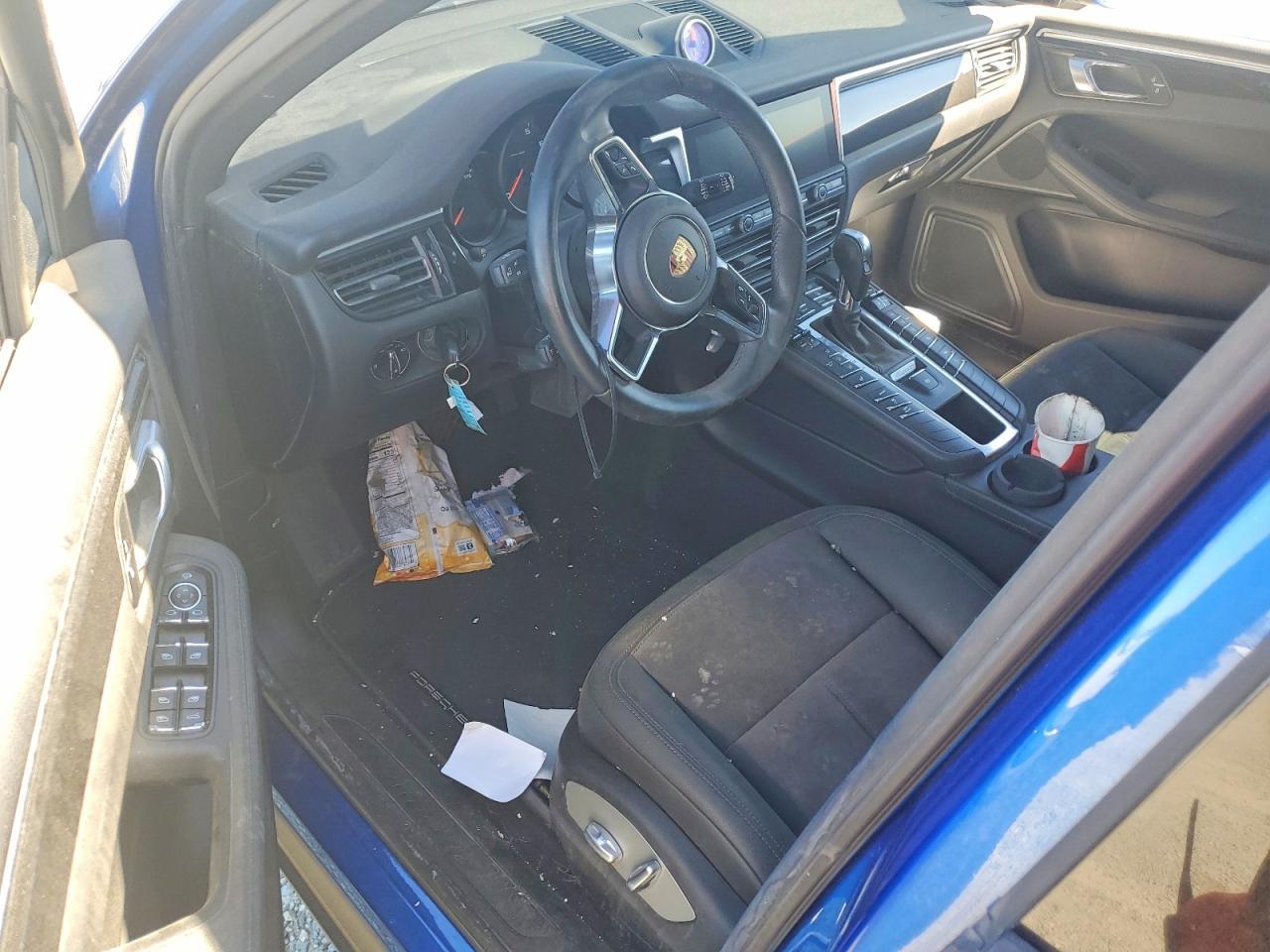 2019 PORSCHE Macan