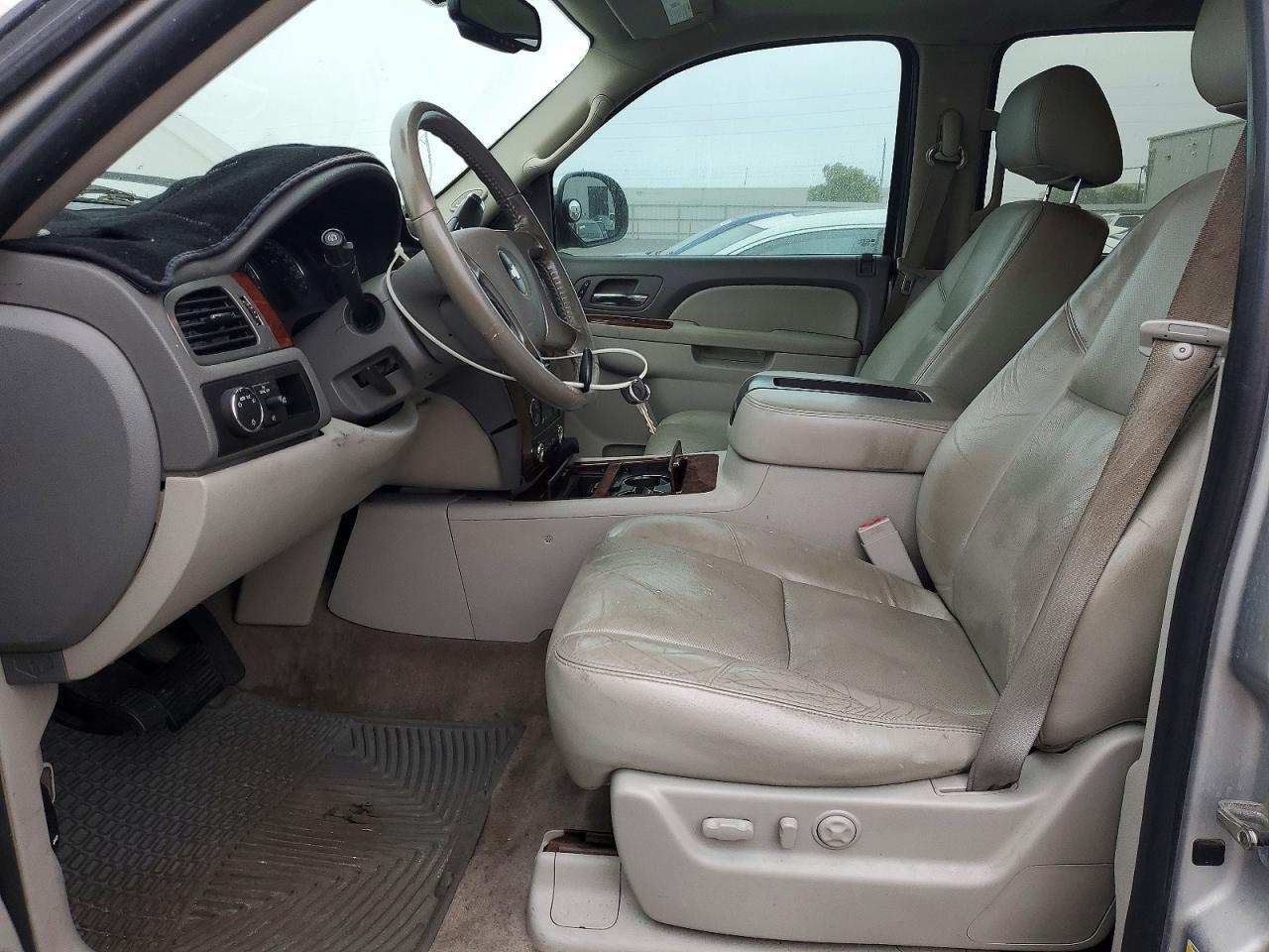 2011 CHEVROLET Suburban