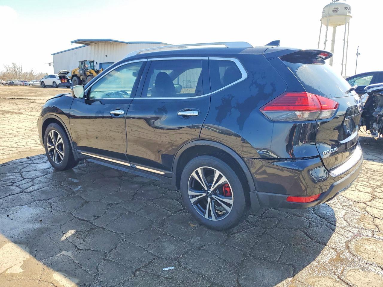 2017 NISSAN ROGUE