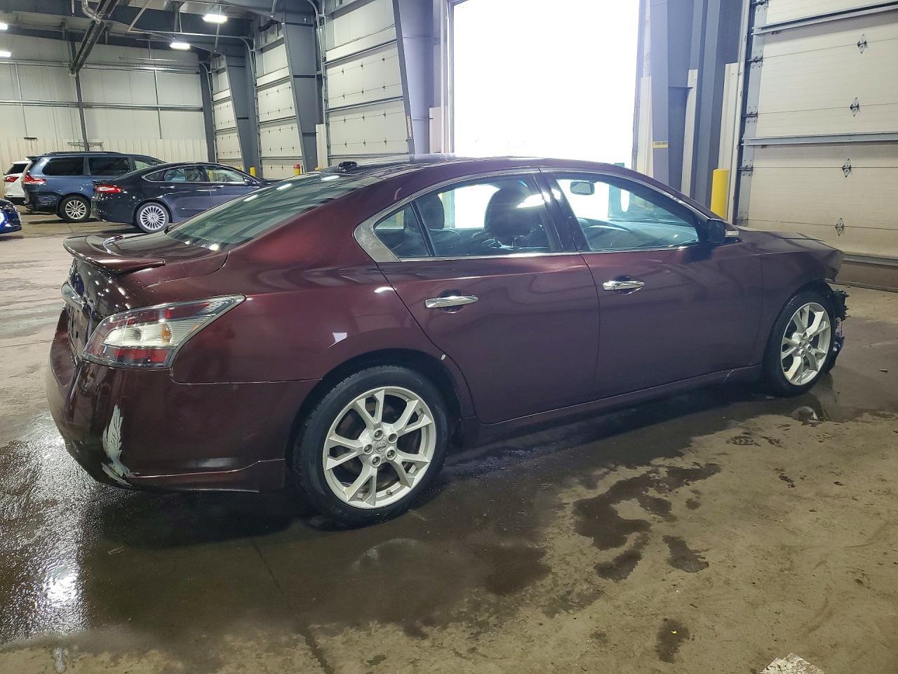 2014 NISSAN Maxima
