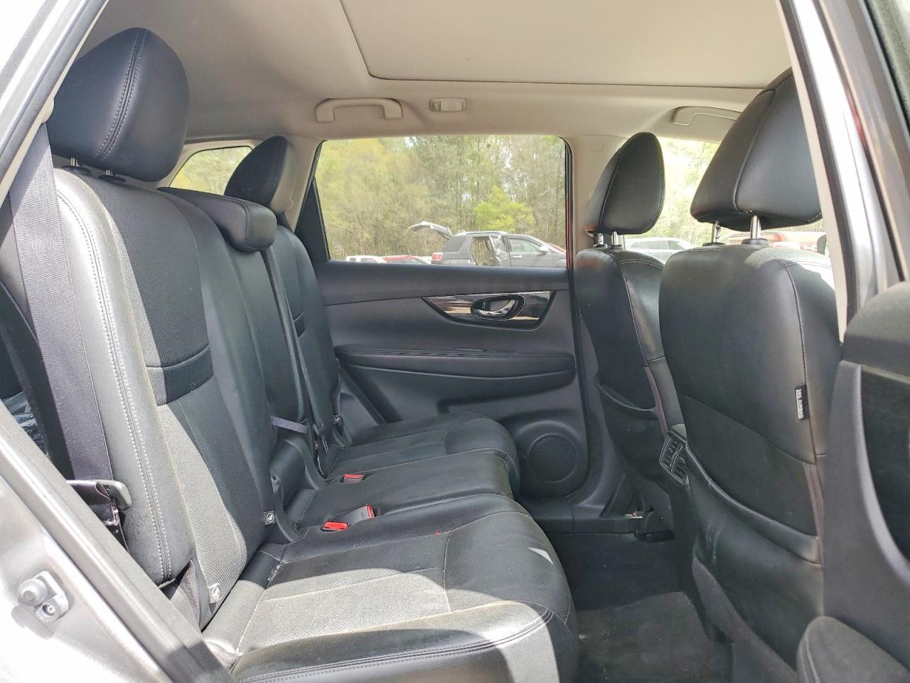 2017 NISSAN ROGUE