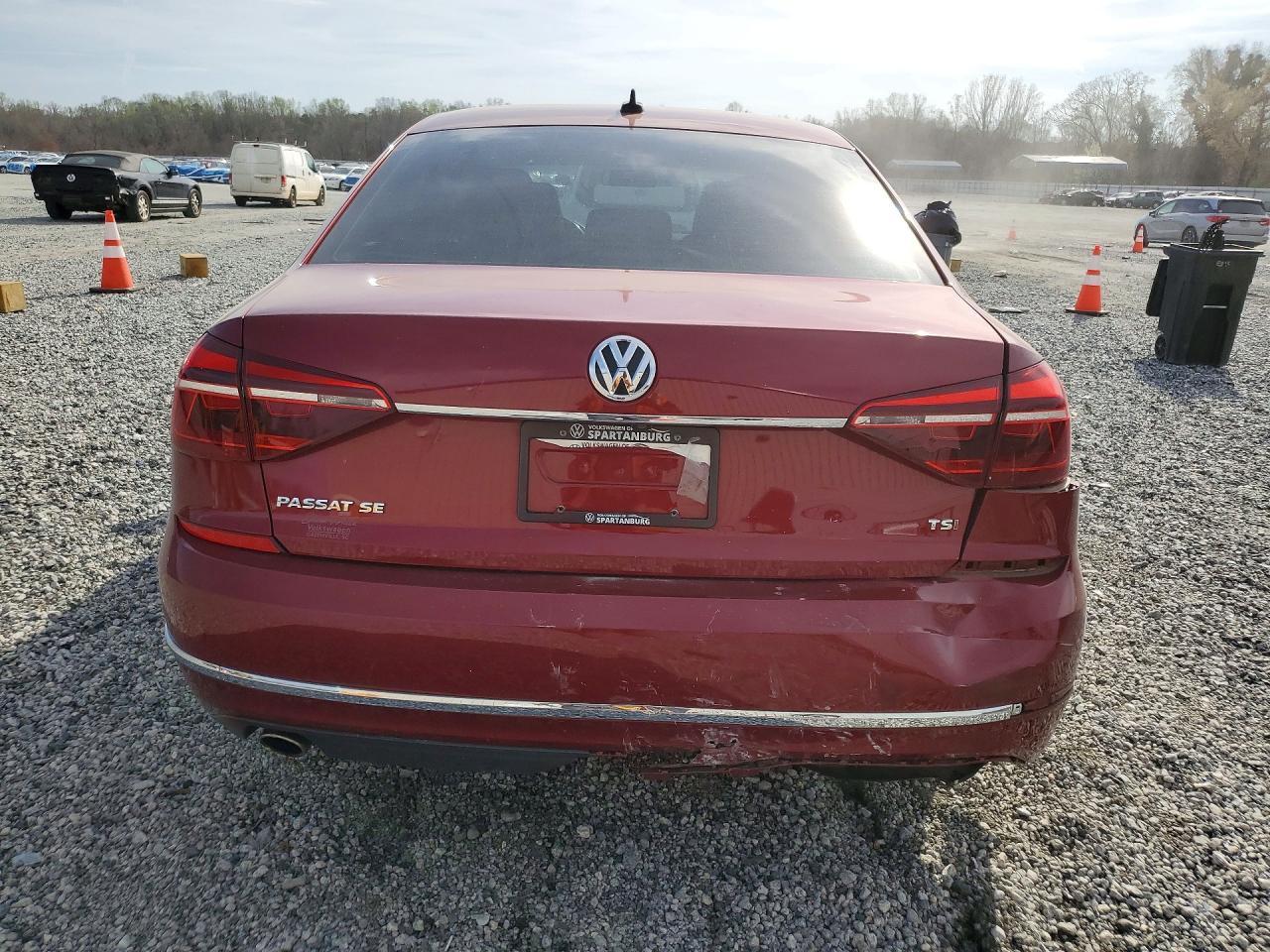 2017 VOLKSWAGEN Passat