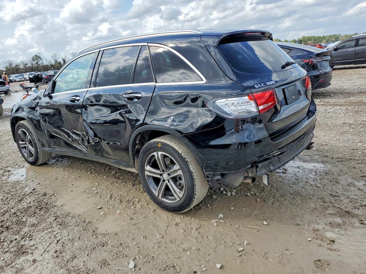 2016 MERCEDES-BENZ GLC-Class