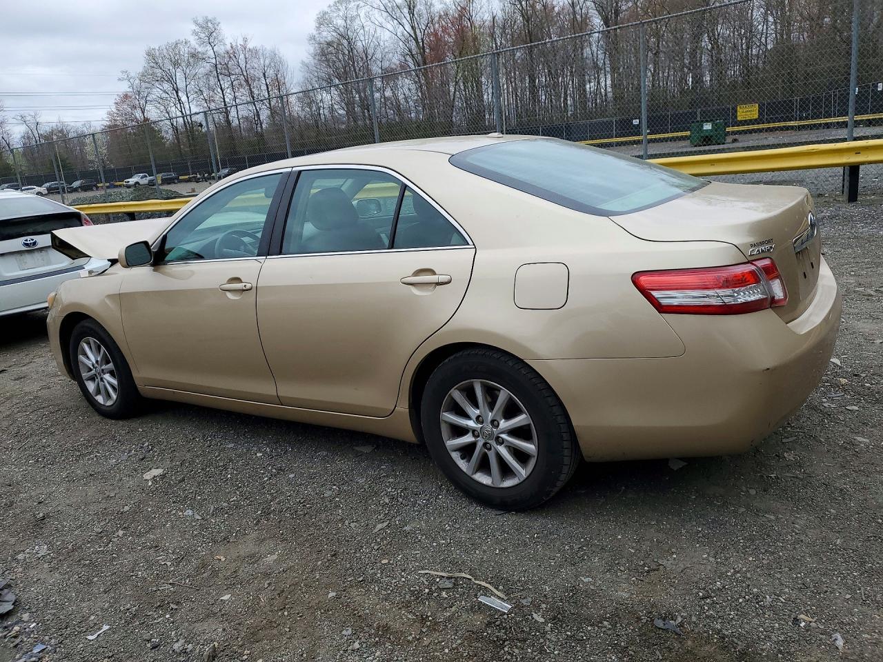 2011 TOYOTA CAMRY