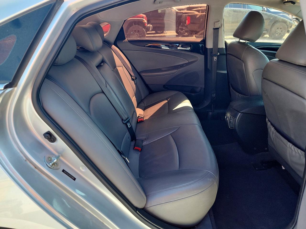 2013 HYUNDAI SONATA