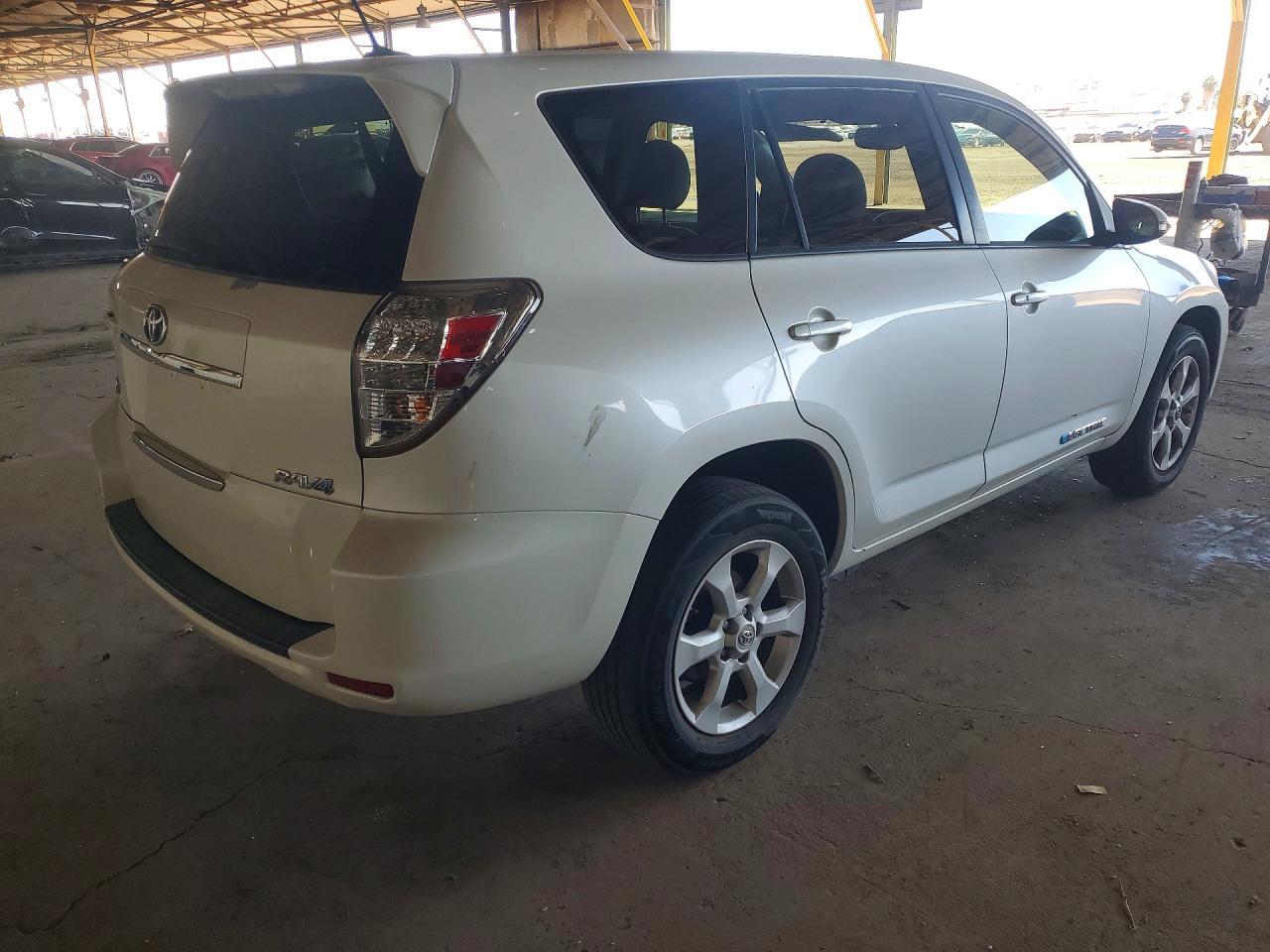 2013 TOYOTA RAV4