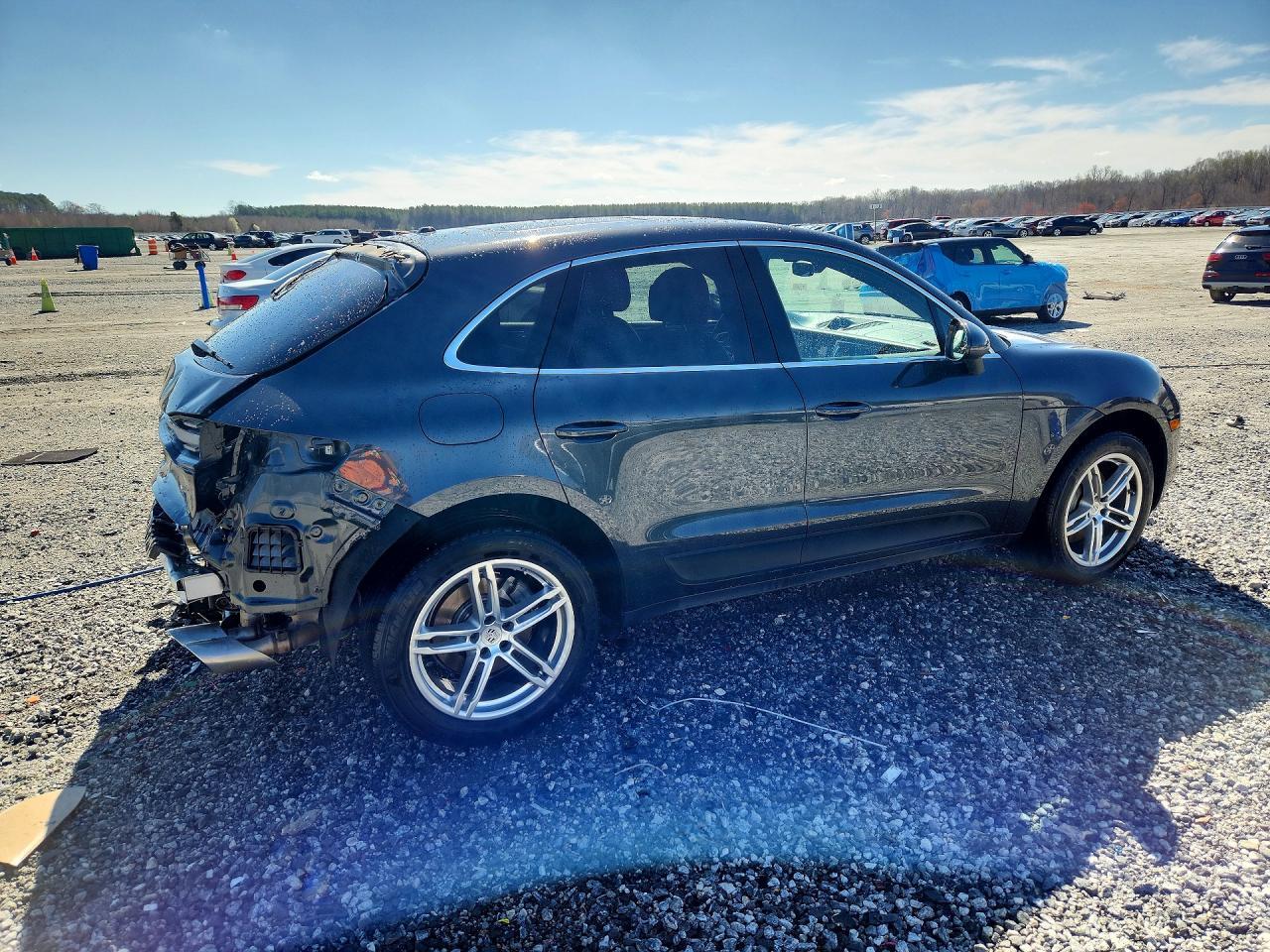 2019 PORSCHE Macan