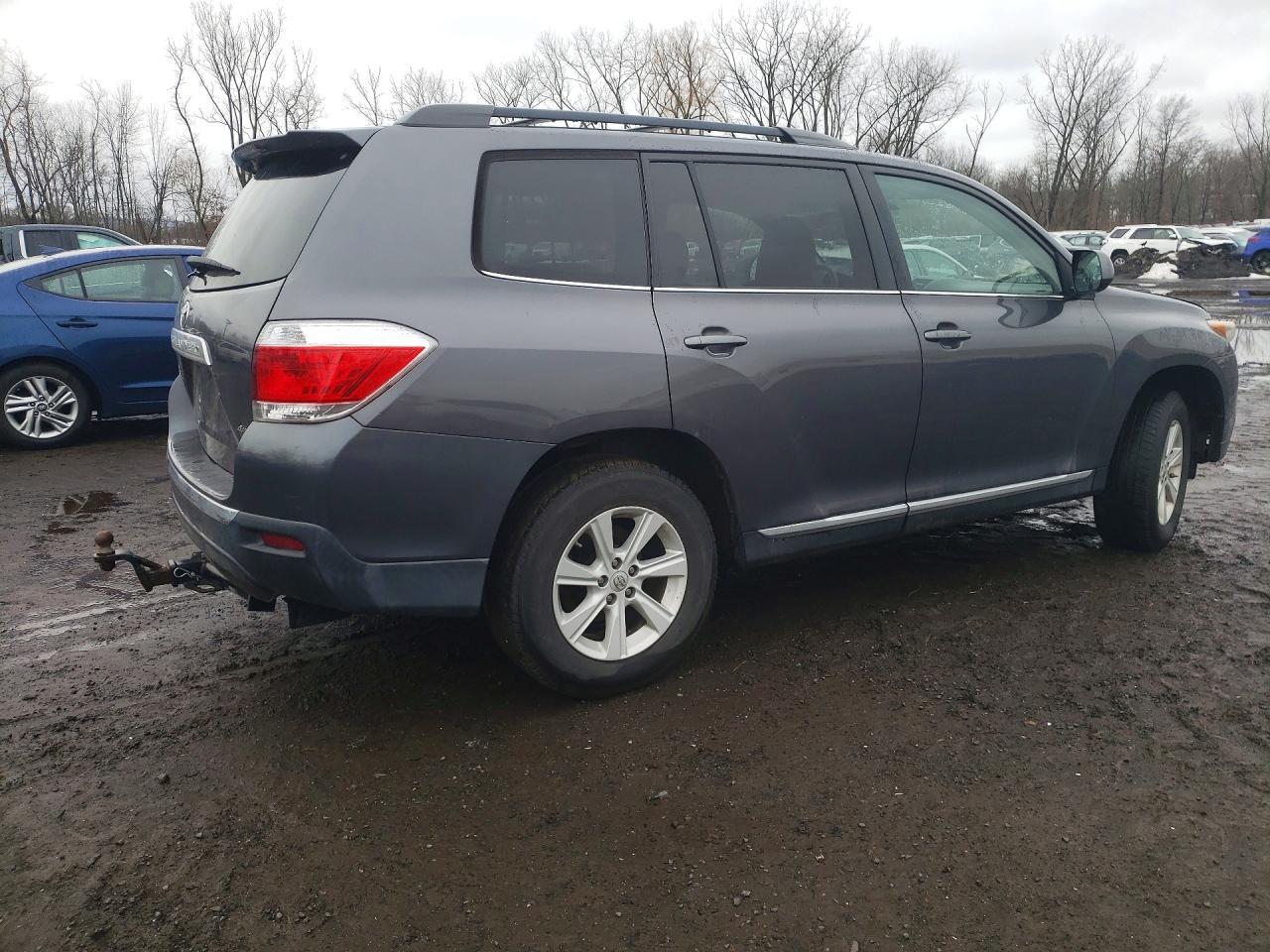 2013 TOYOTA HIGHLANDER