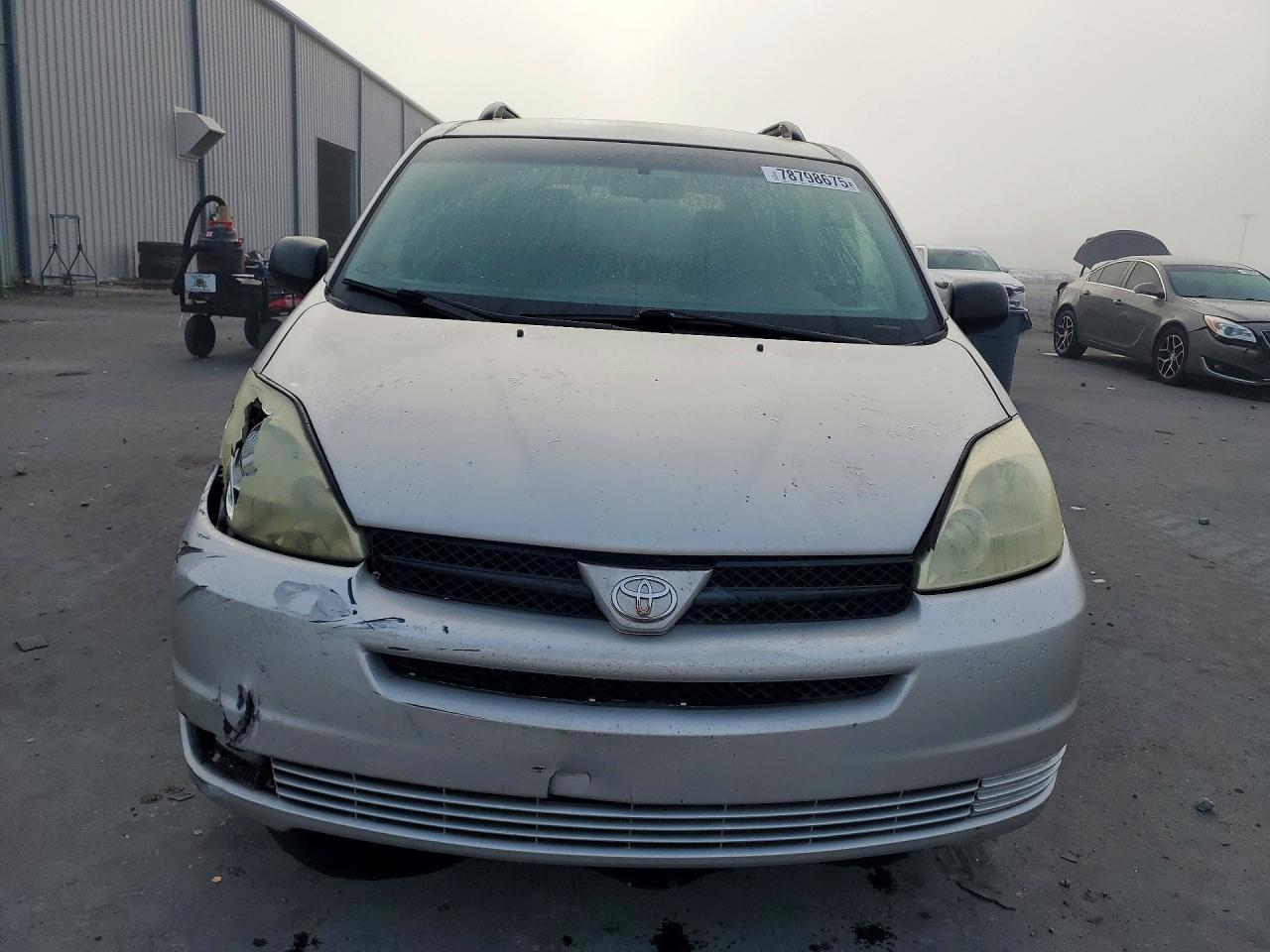2004 TOYOTA SIENNA