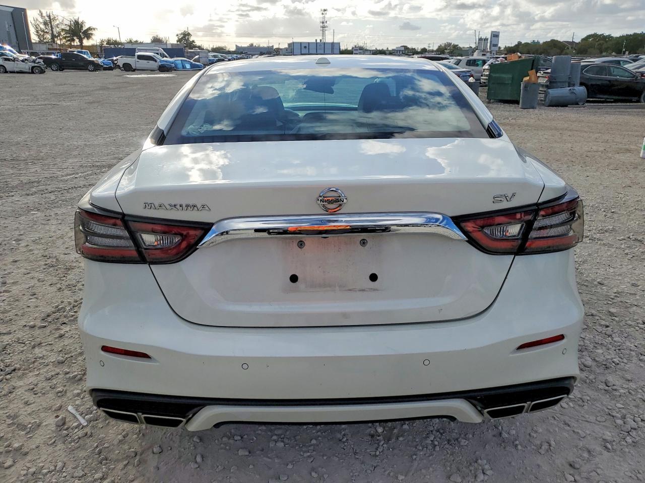 2022 NISSAN Maxima