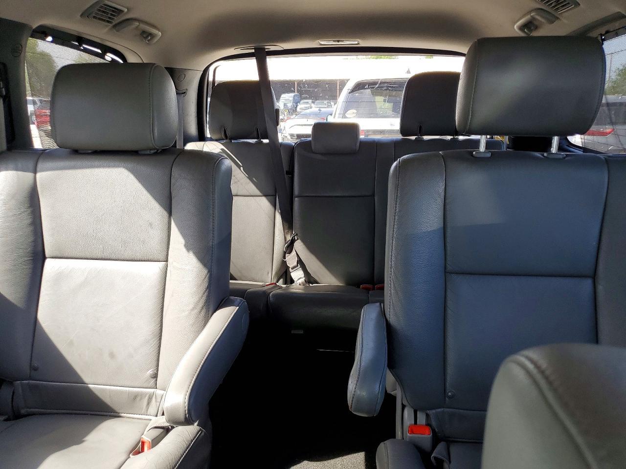 2013 TOYOTA Sequoia