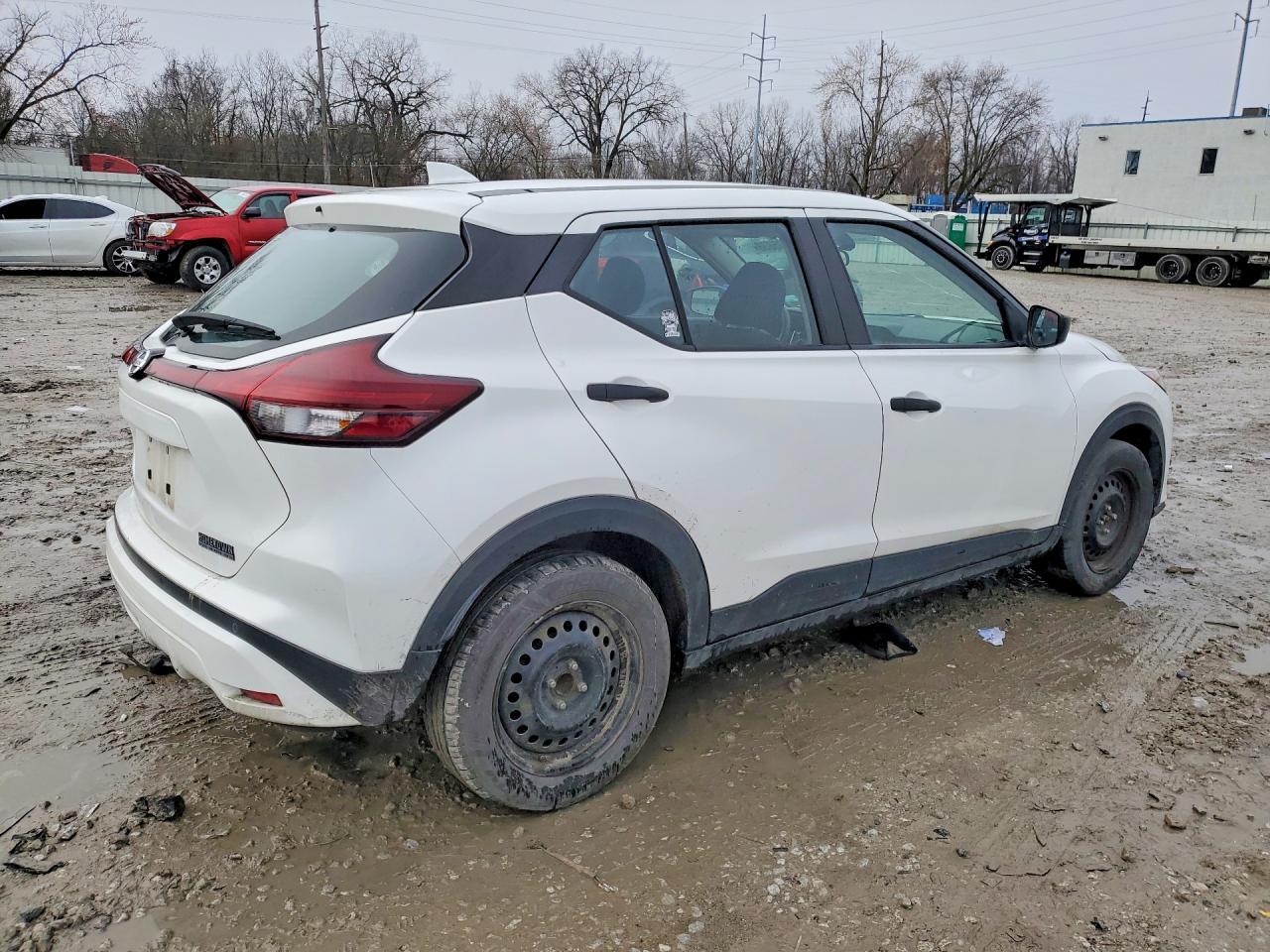 2021 NISSAN KICKS