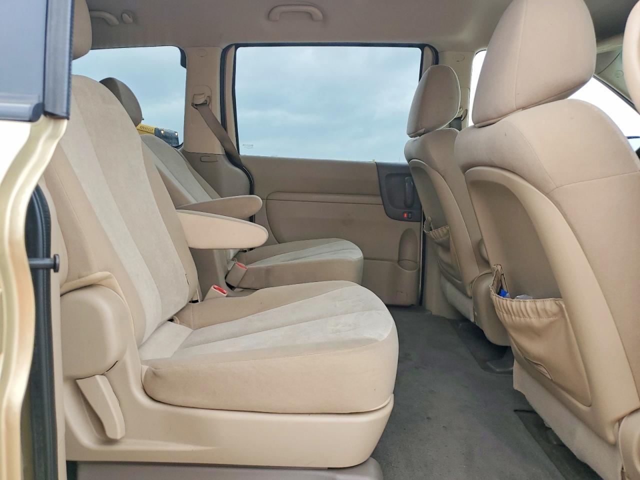 2011 KIA SEDONA