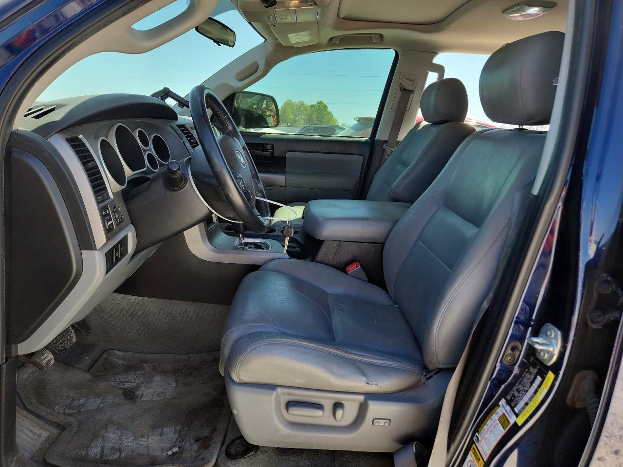 2010 TOYOTA Sequoia