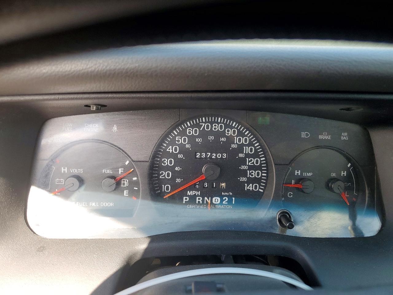 2004 FORD Crown Victoria