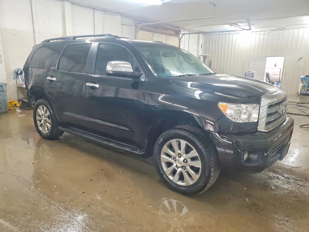 2012 TOYOTA Sequoia