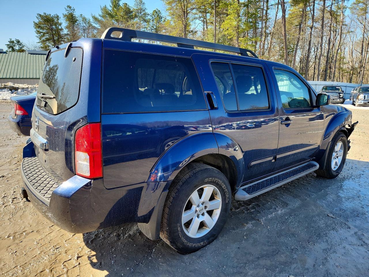 2011 NISSAN PATHFINDER