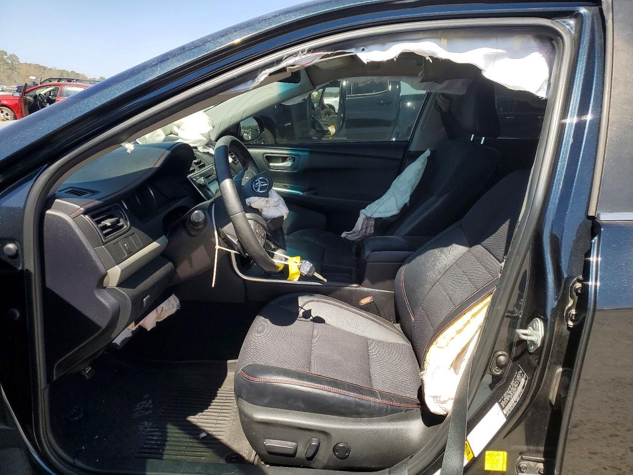 2016 TOYOTA CAMRY