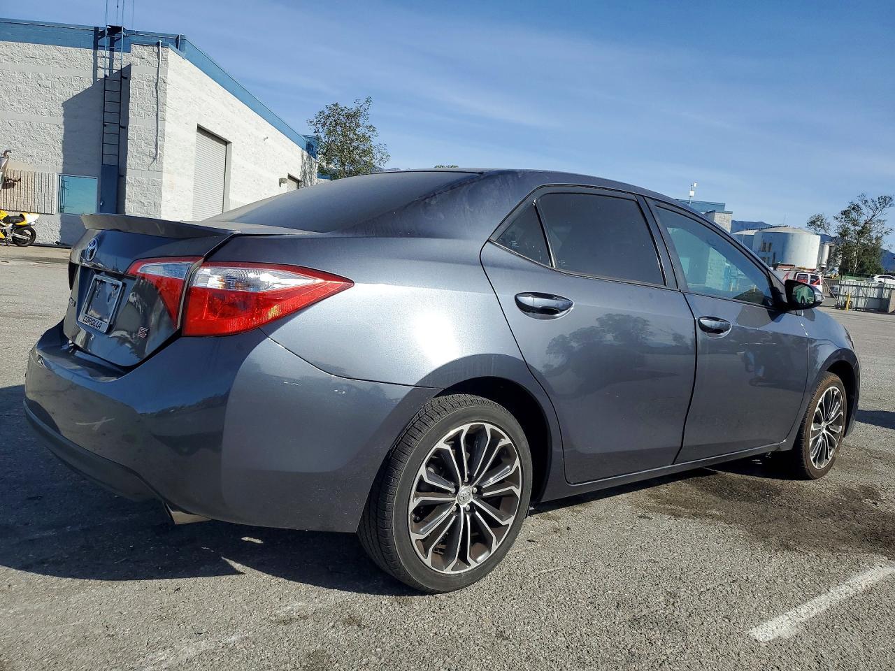 2015 TOYOTA COROLLA
