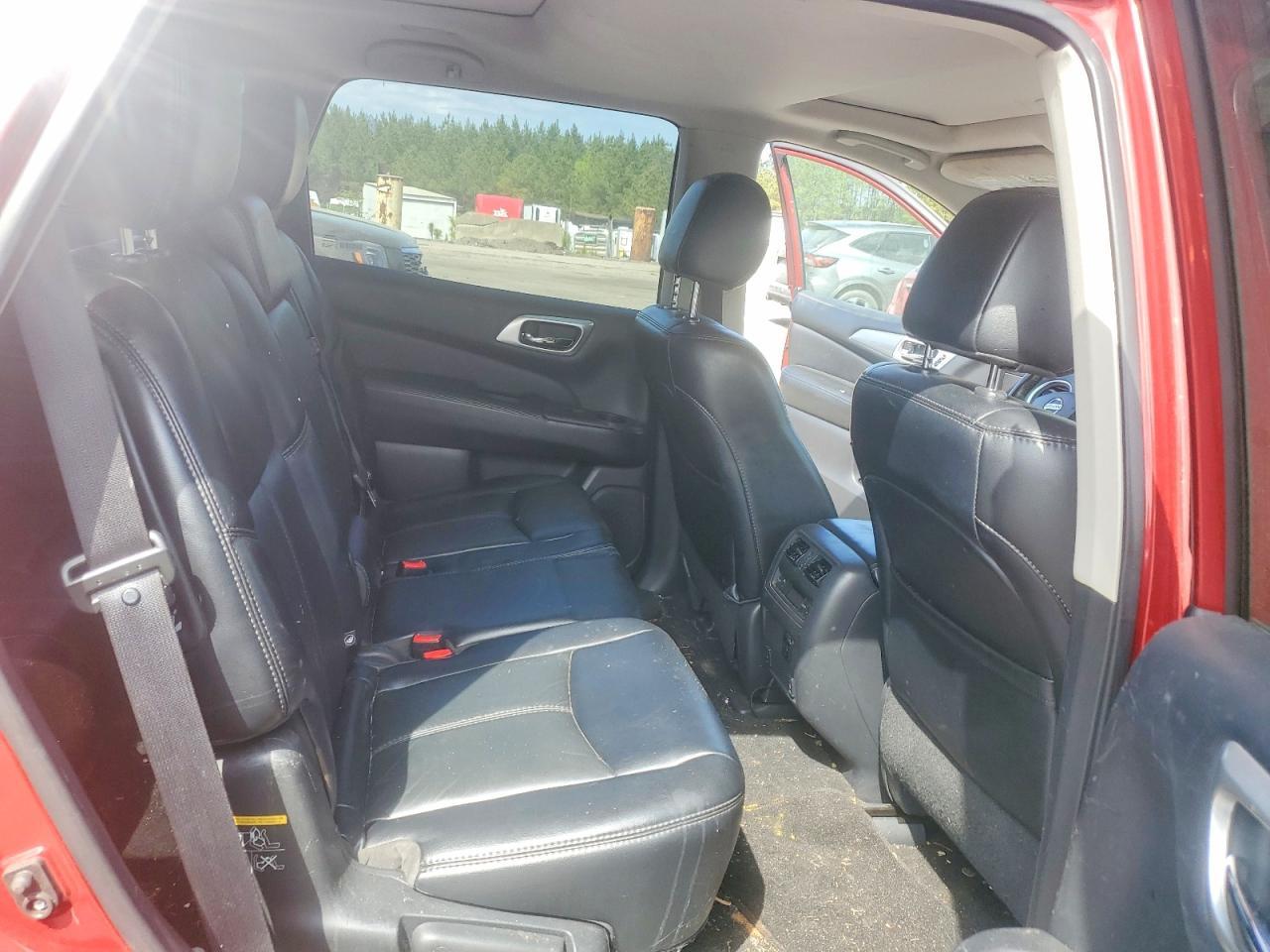 2017 NISSAN PATHFINDER