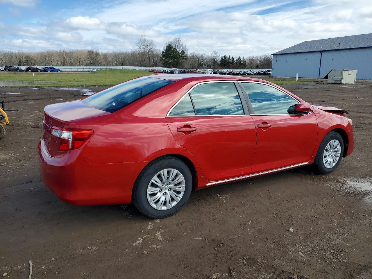 2014 TOYOTA CAMRY