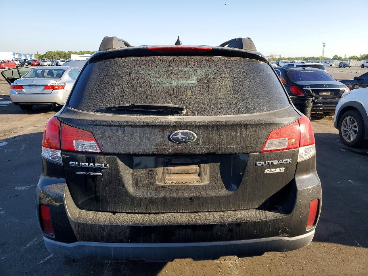 2014 SUBARU Outback