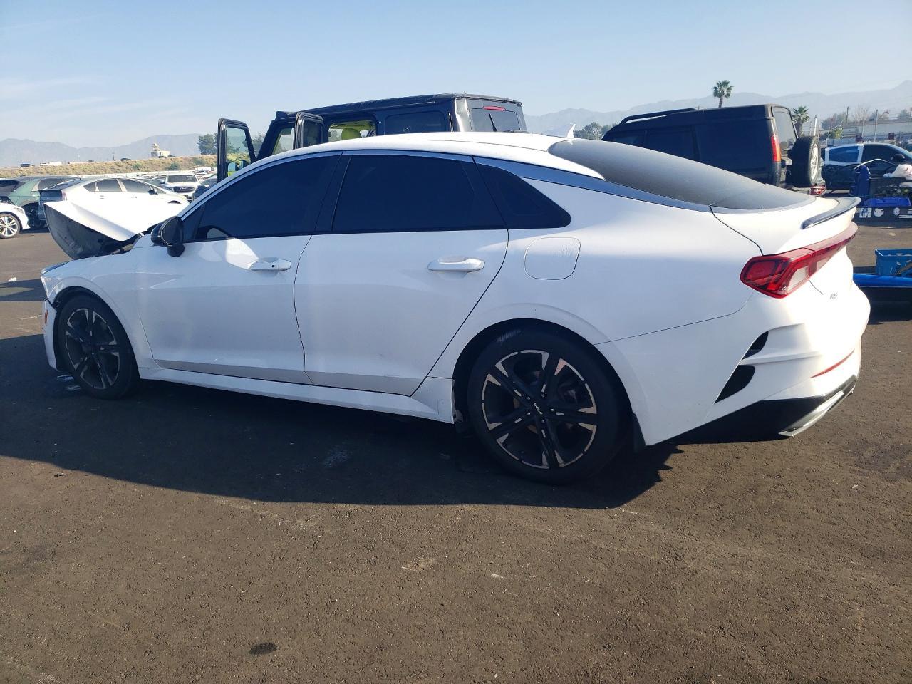 2022 KIA K5