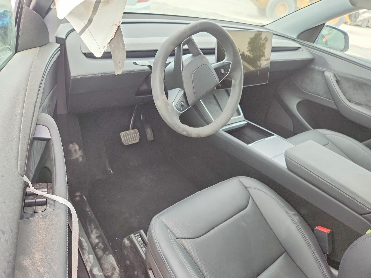2026 TESLA MODEL Y