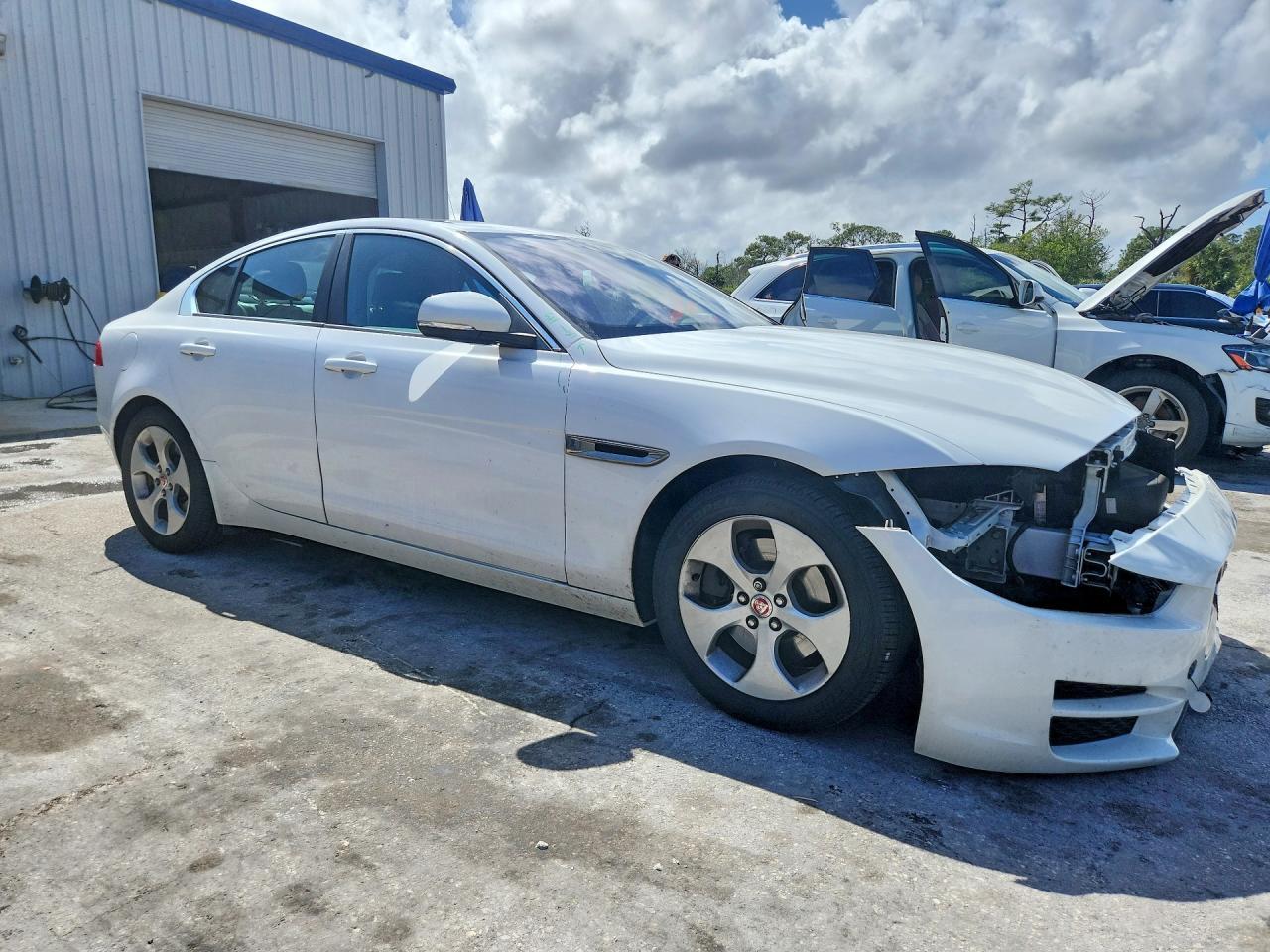 2017 JAGUAR XE