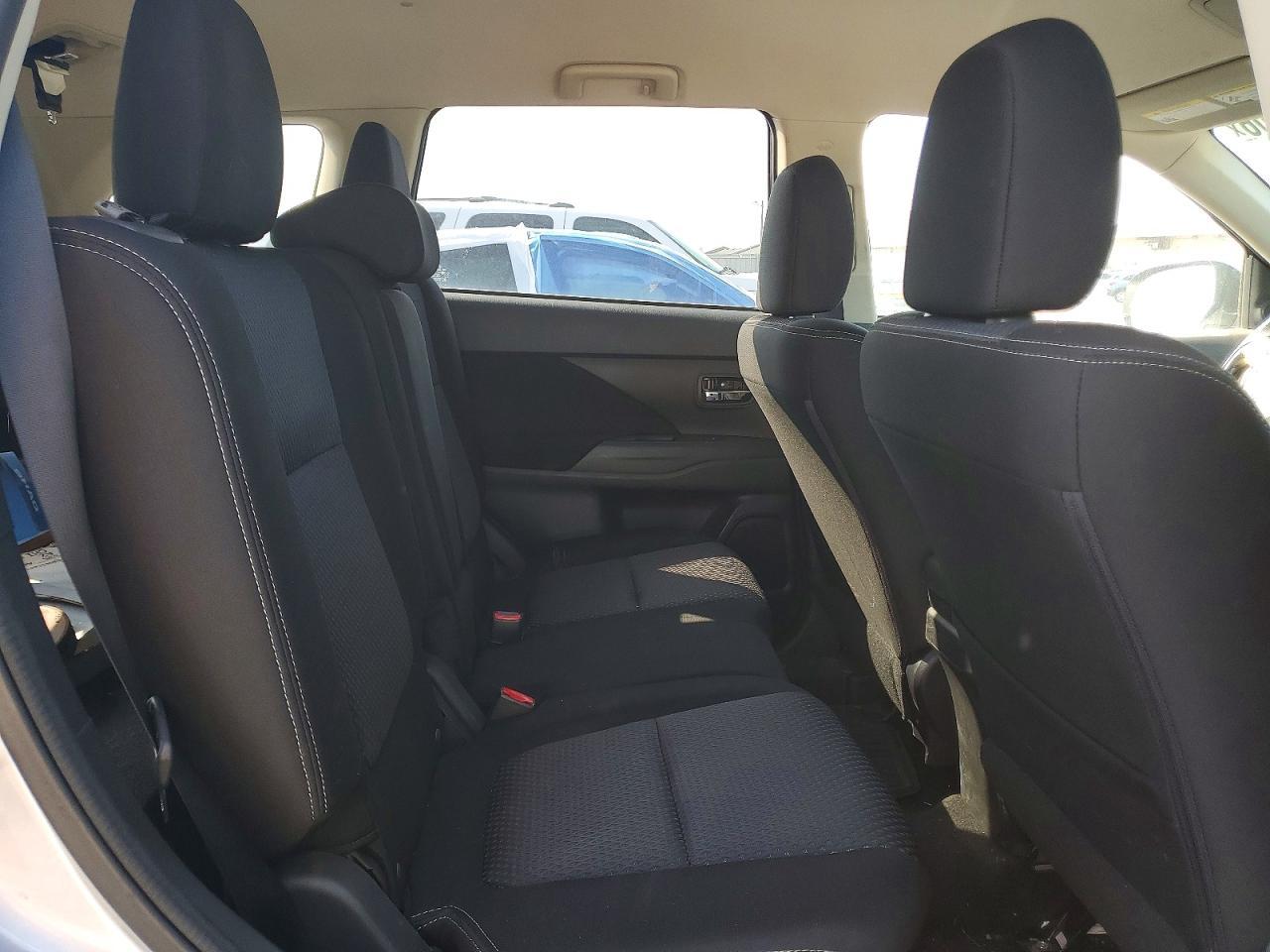 2016 MITSUBISHI outlander