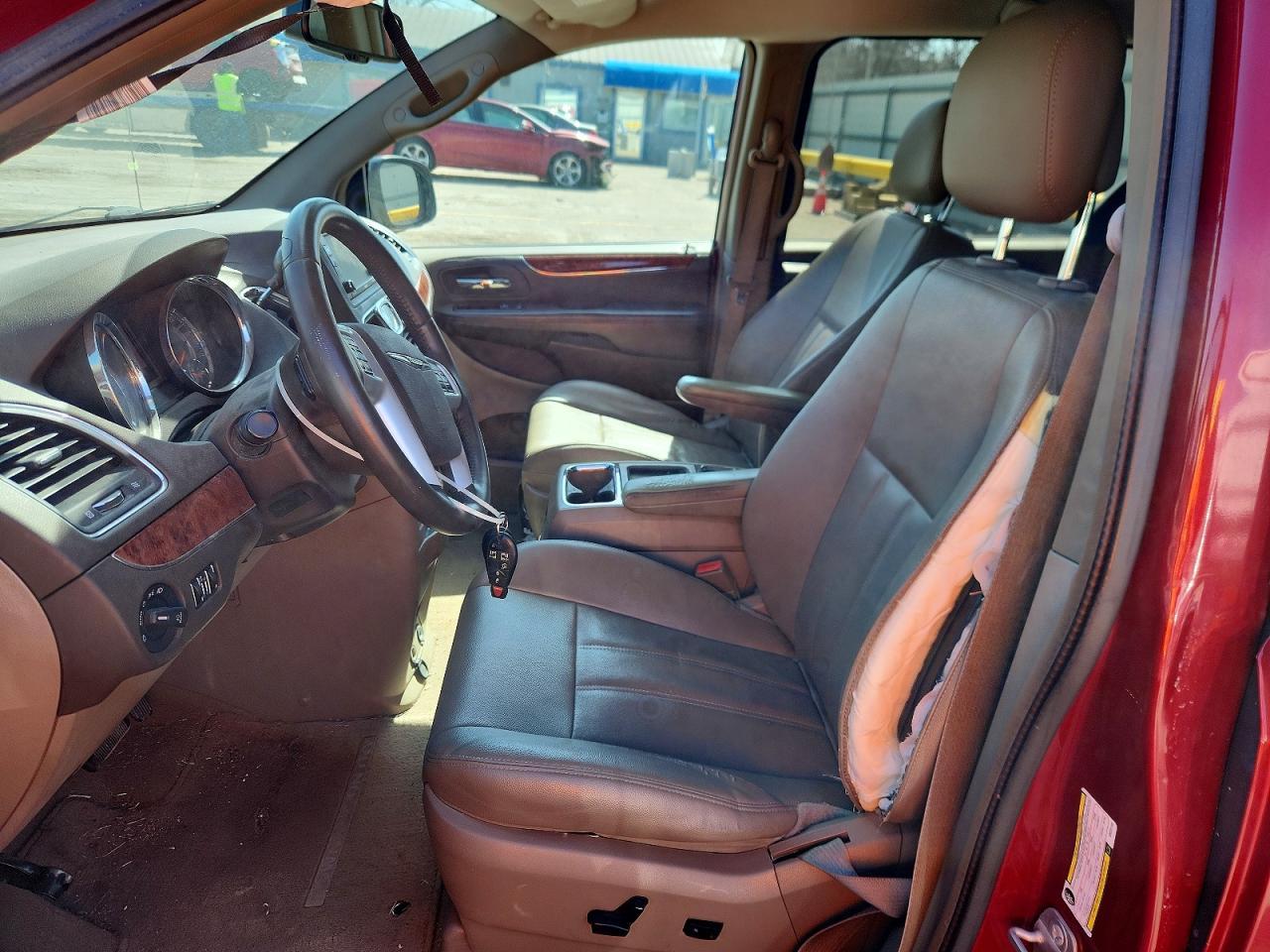 2014 CHRYSLER Town & Country