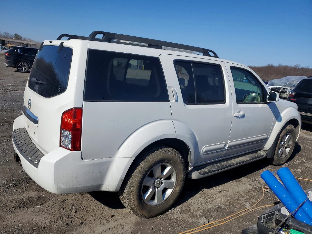 2011 NISSAN PATHFINDER
