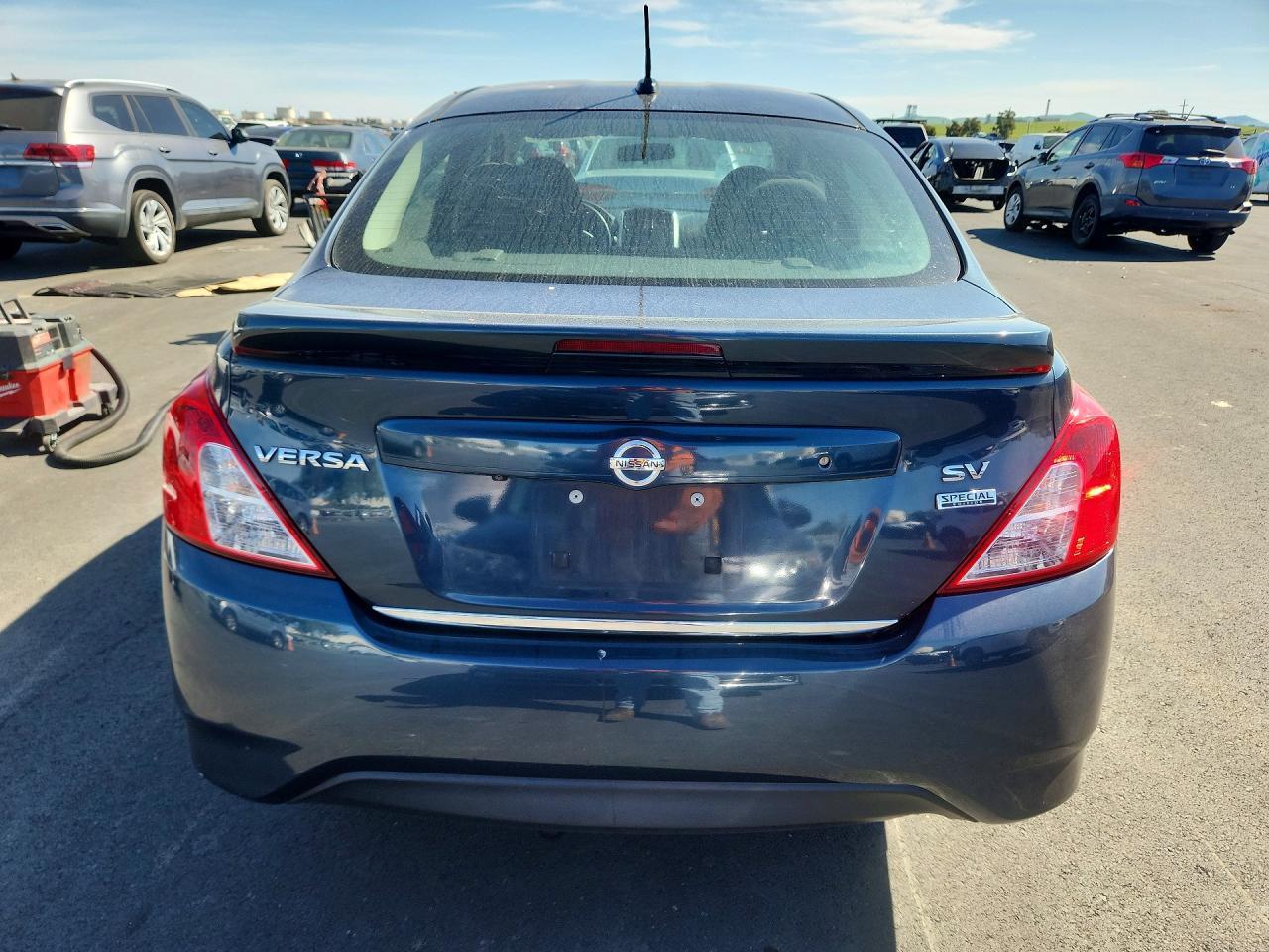 2017 NISSAN VERSA