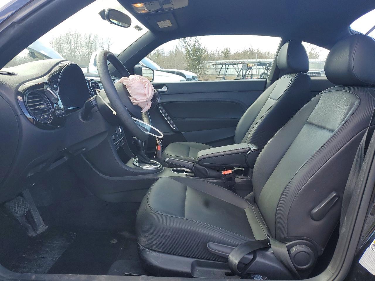 2016 VOLKSWAGEN Beetle