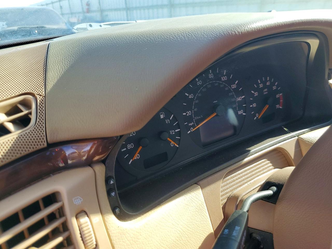 2000 MERCEDES-BENZ E-Class