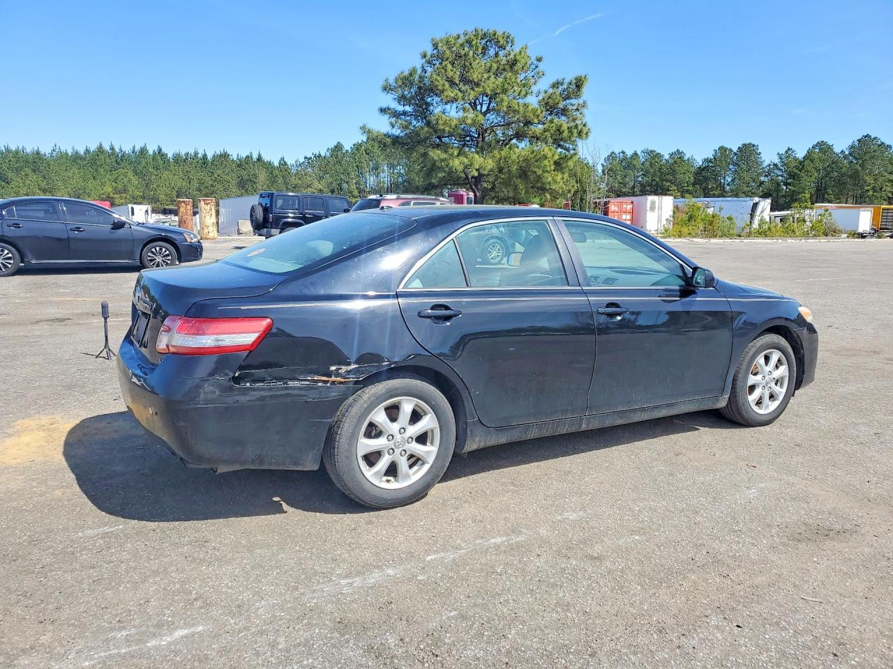 2011 TOYOTA CAMRY