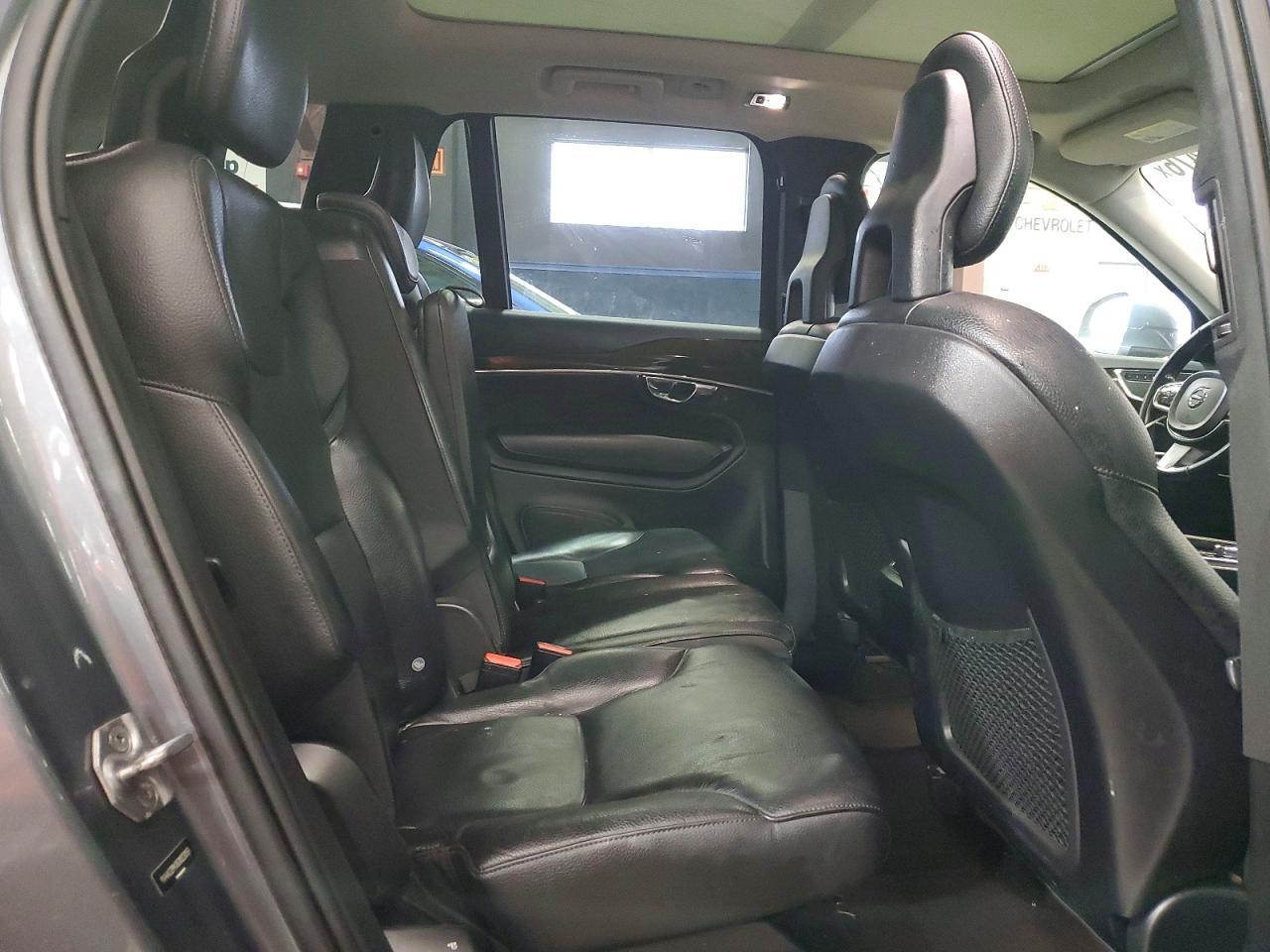 2016 VOLVO XC90