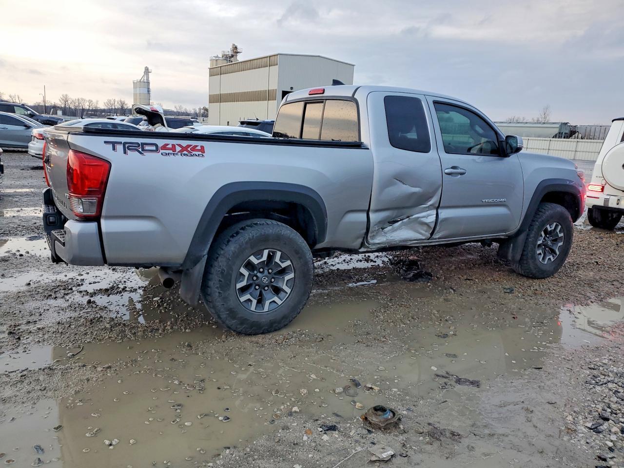2017 TOYOTA TACOMA