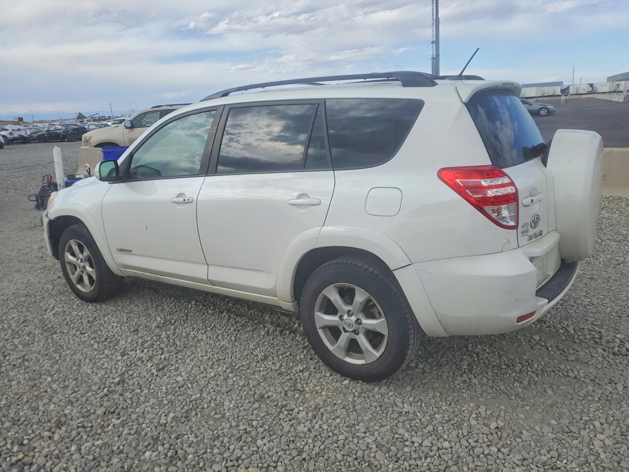 2011 TOYOTA RAV4