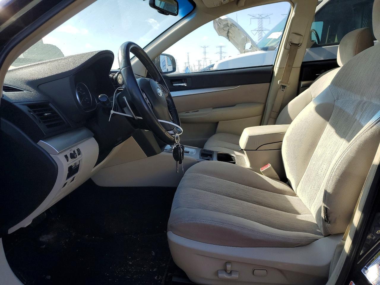 2013 SUBARU Outback