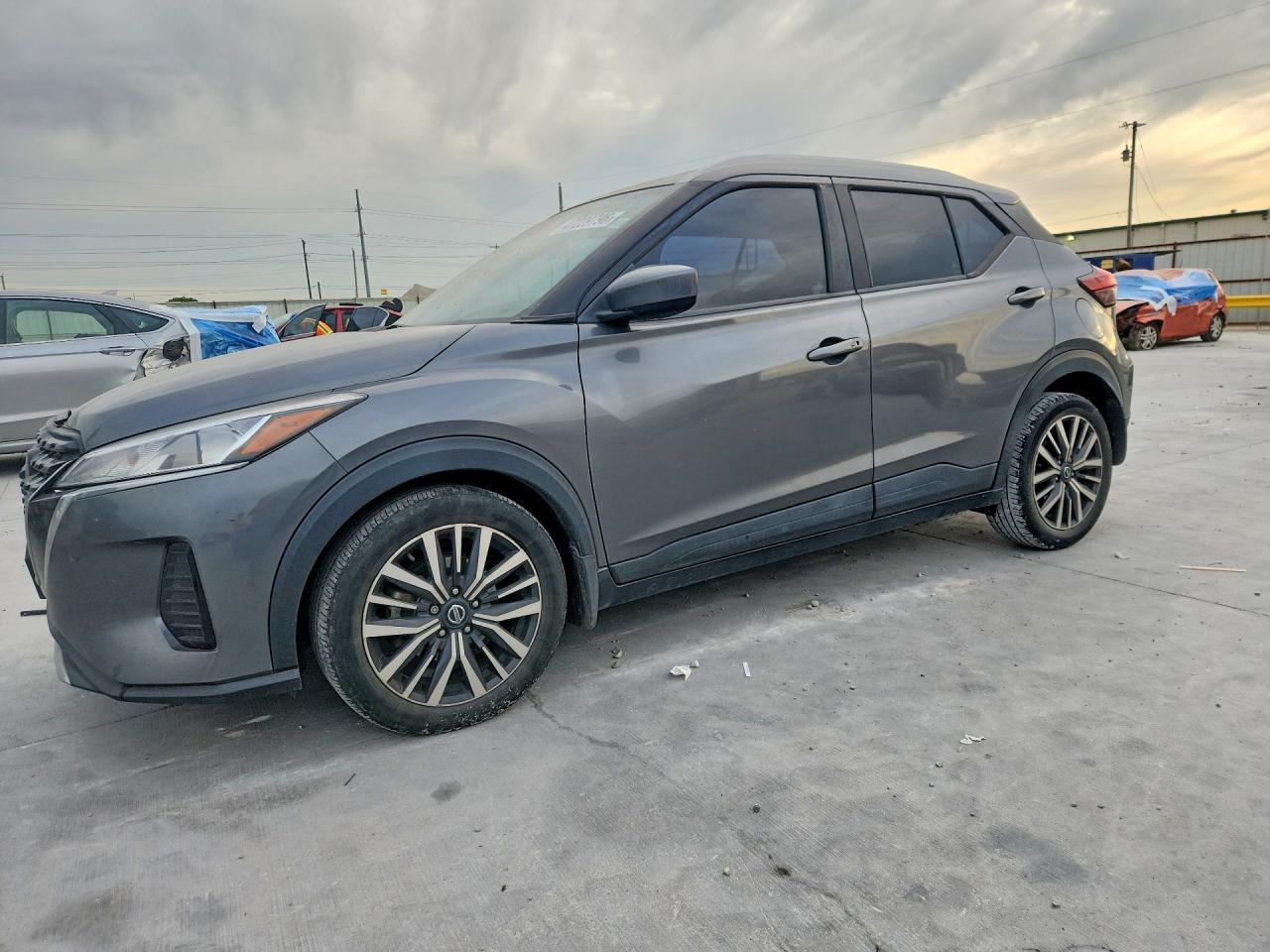 2021 NISSAN KICKS