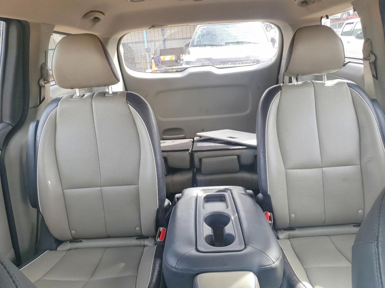 2016 KIA SEDONA