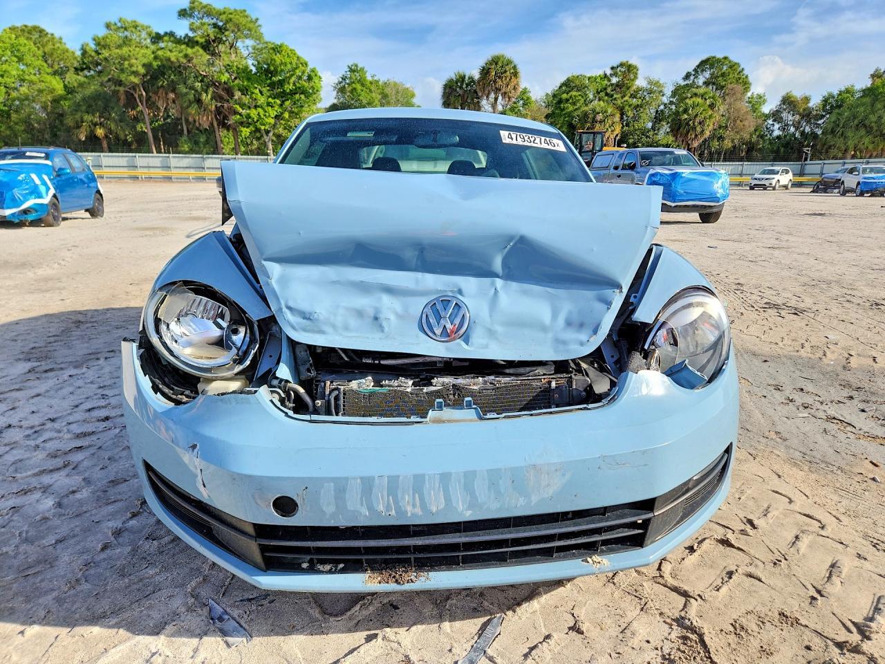 2012 VOLKSWAGEN Beetle