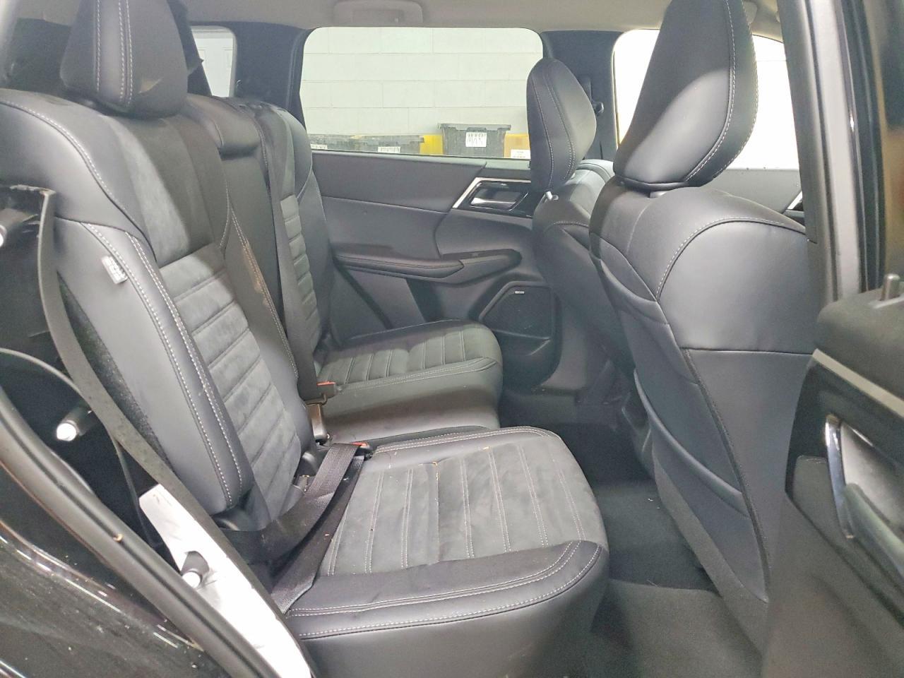 2025 MITSUBISHI outlander