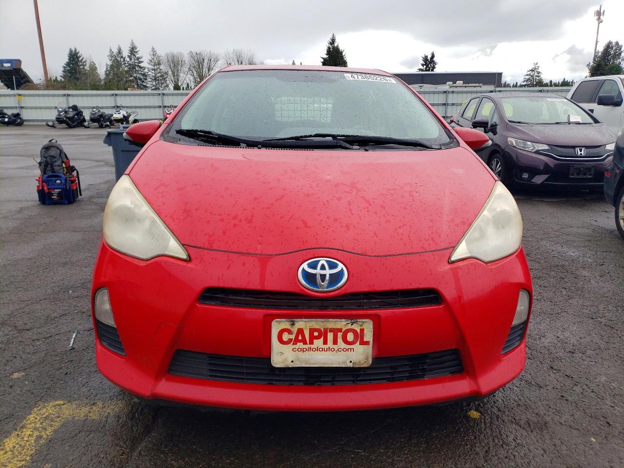 2013 TOYOTA Prius c