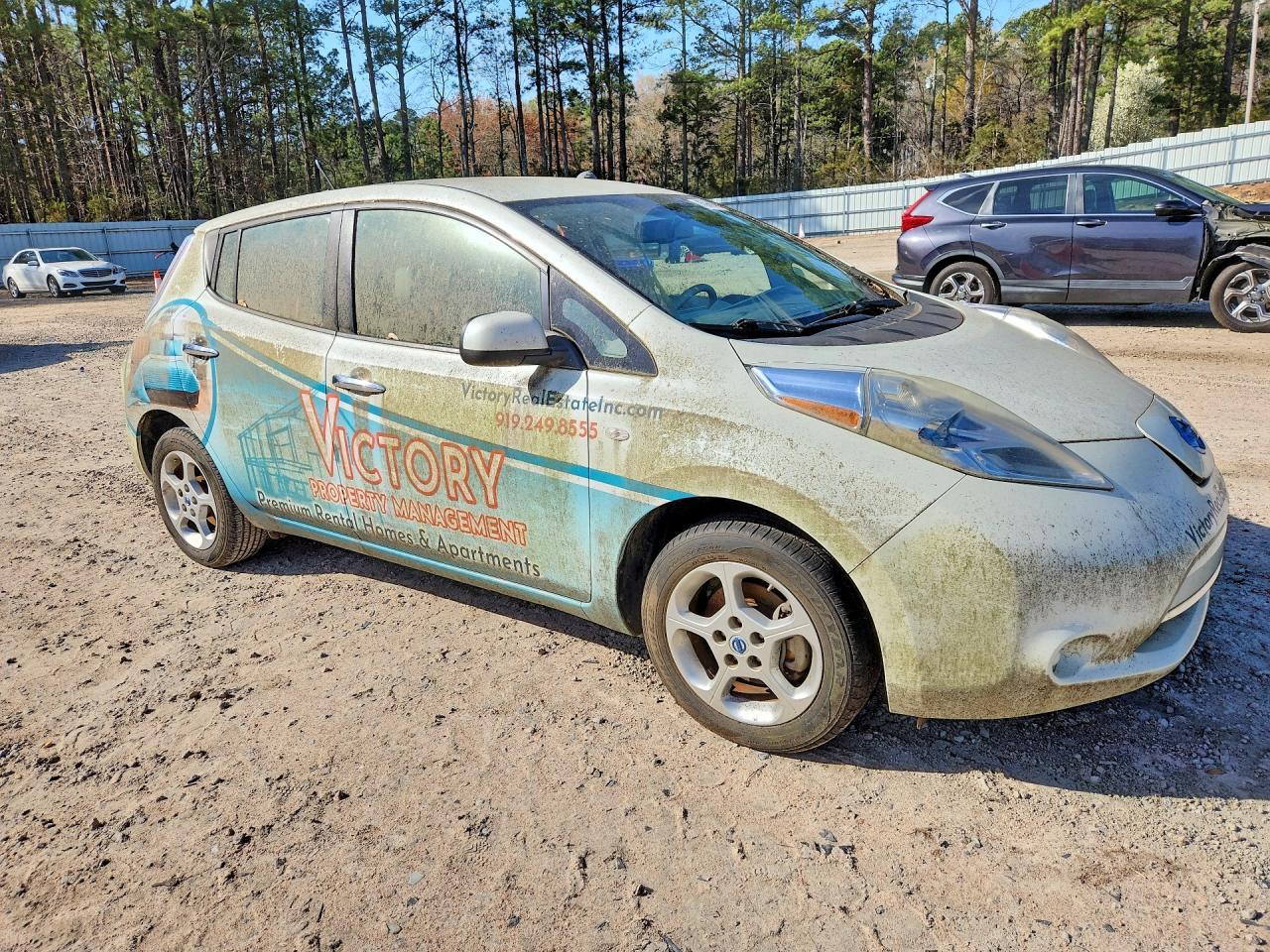 2011 NISSAN LEAF