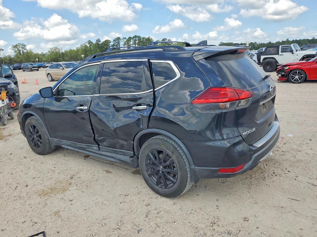 2017 NISSAN ROGUE