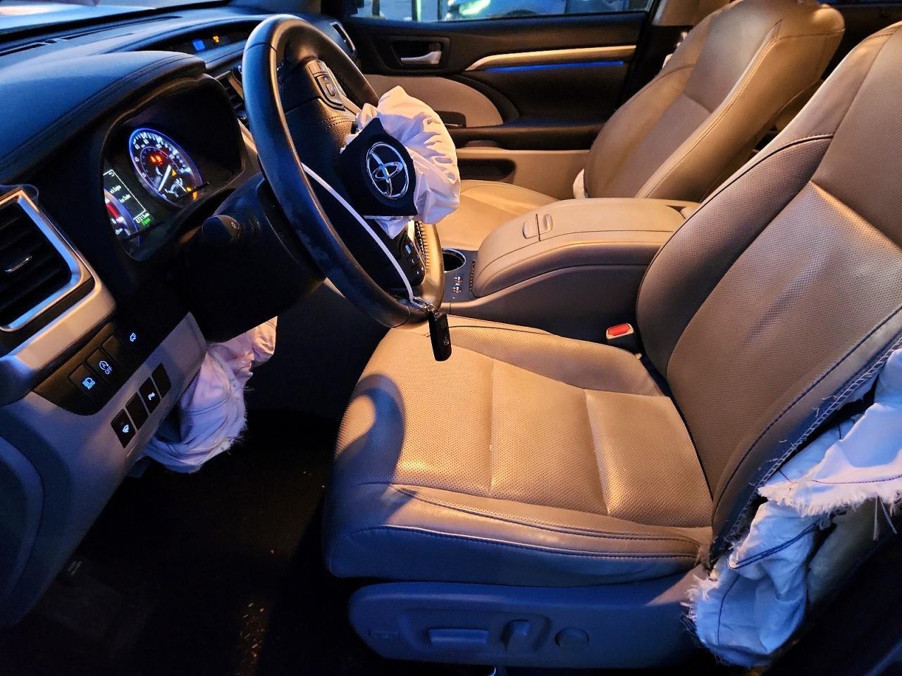 2017 TOYOTA HIGHLANDER